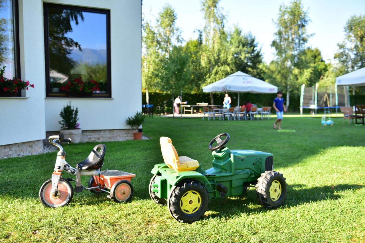Natura Family Resort Avrig Ngoại thất bức ảnh