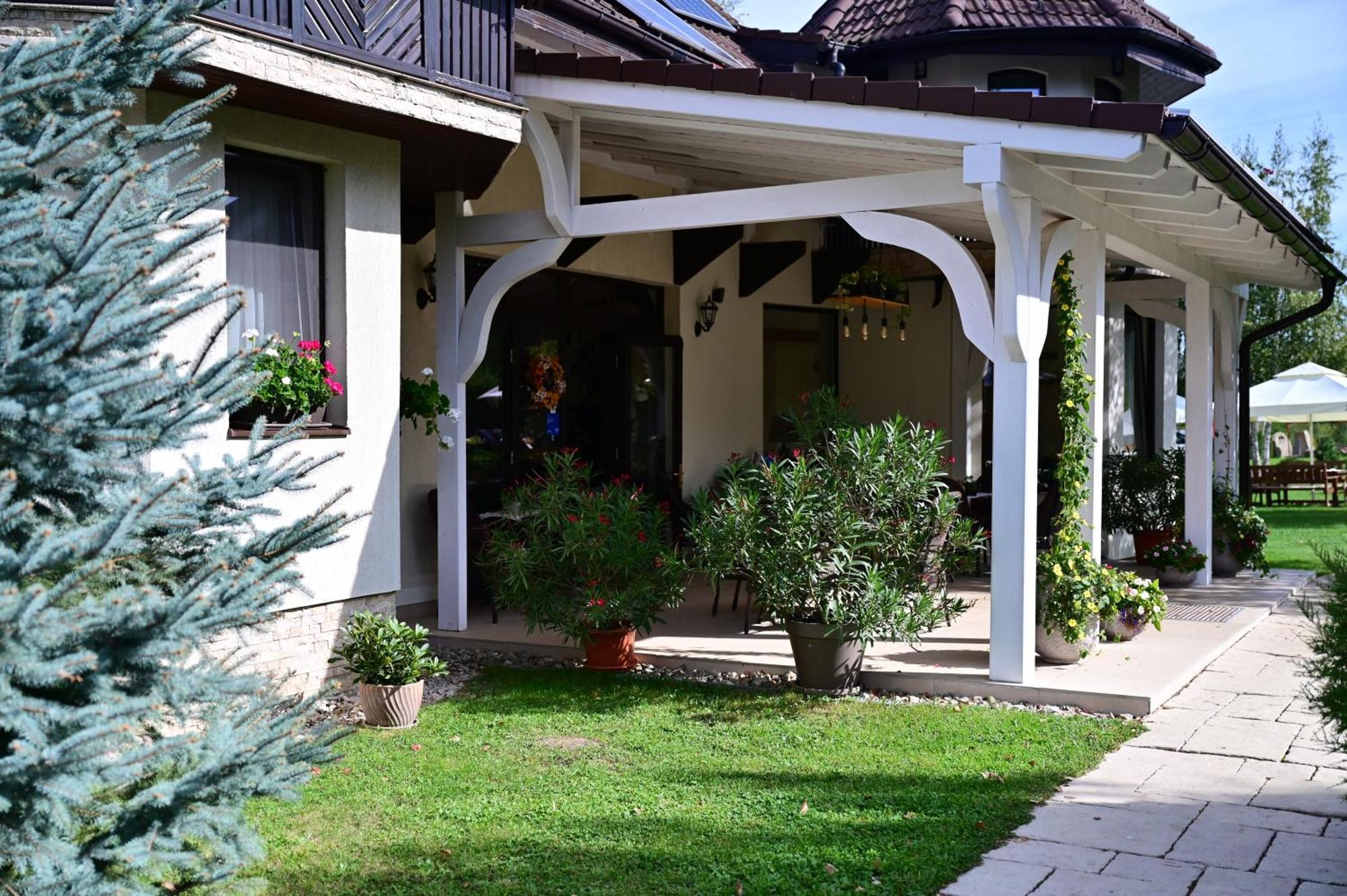 Natura Family Resort Avrig Ngoại thất bức ảnh