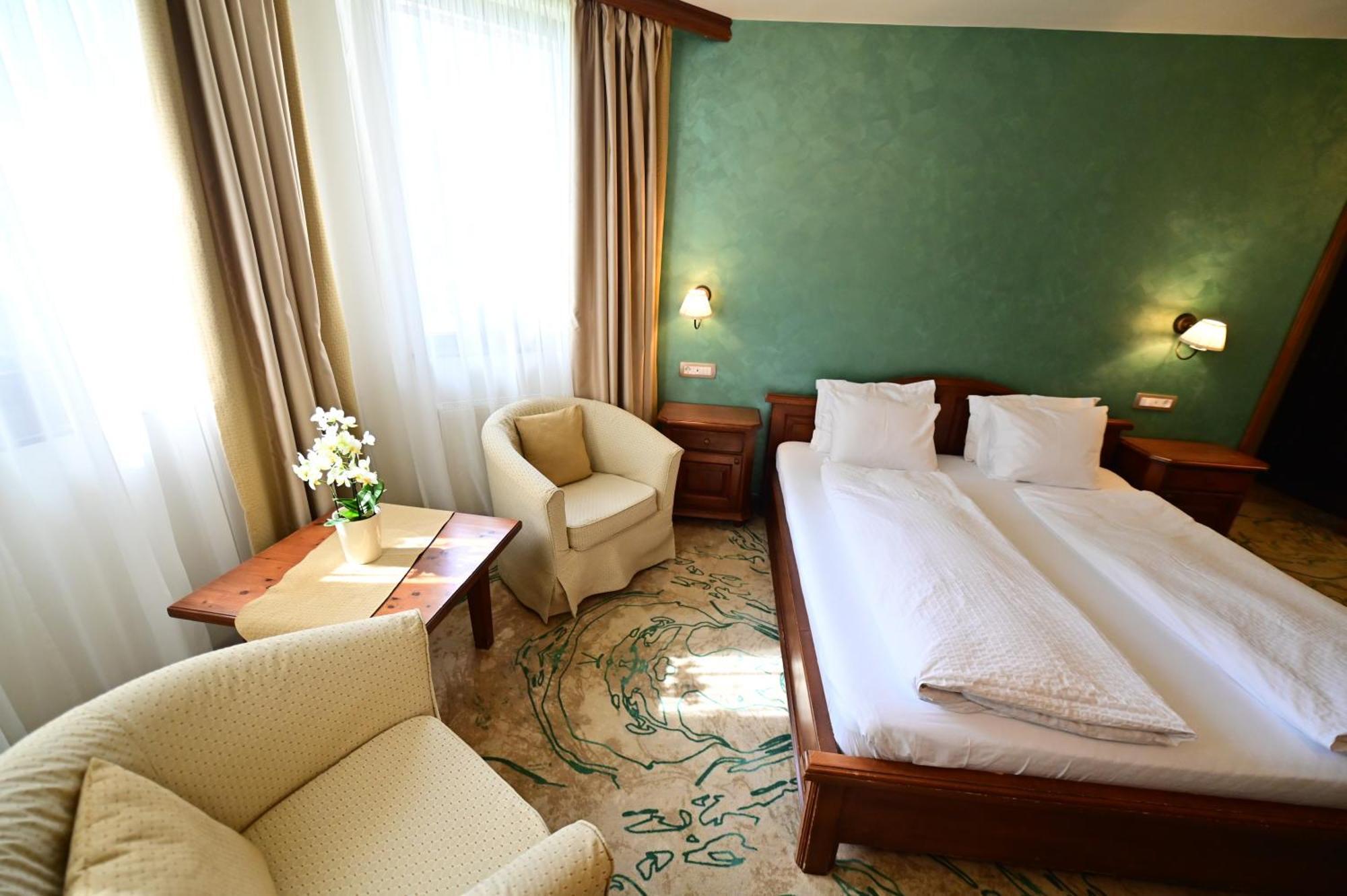 Natura Family Resort Avrig Ngoại thất bức ảnh